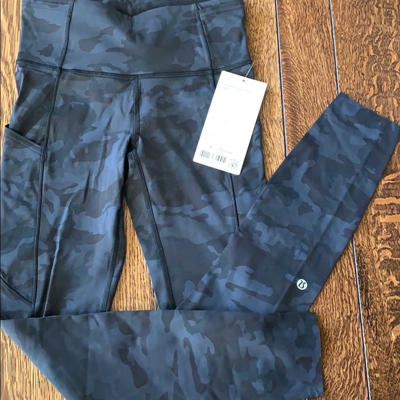 NWT Lululemon Fast and Free Tight 25” incognito camo - Picture 3 of 9
